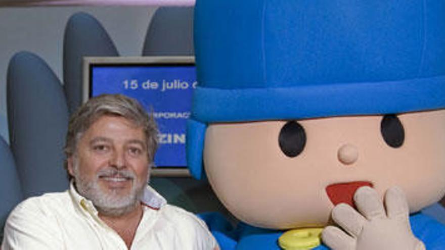 Castillejo, con Pocoyo en la Bolsa.