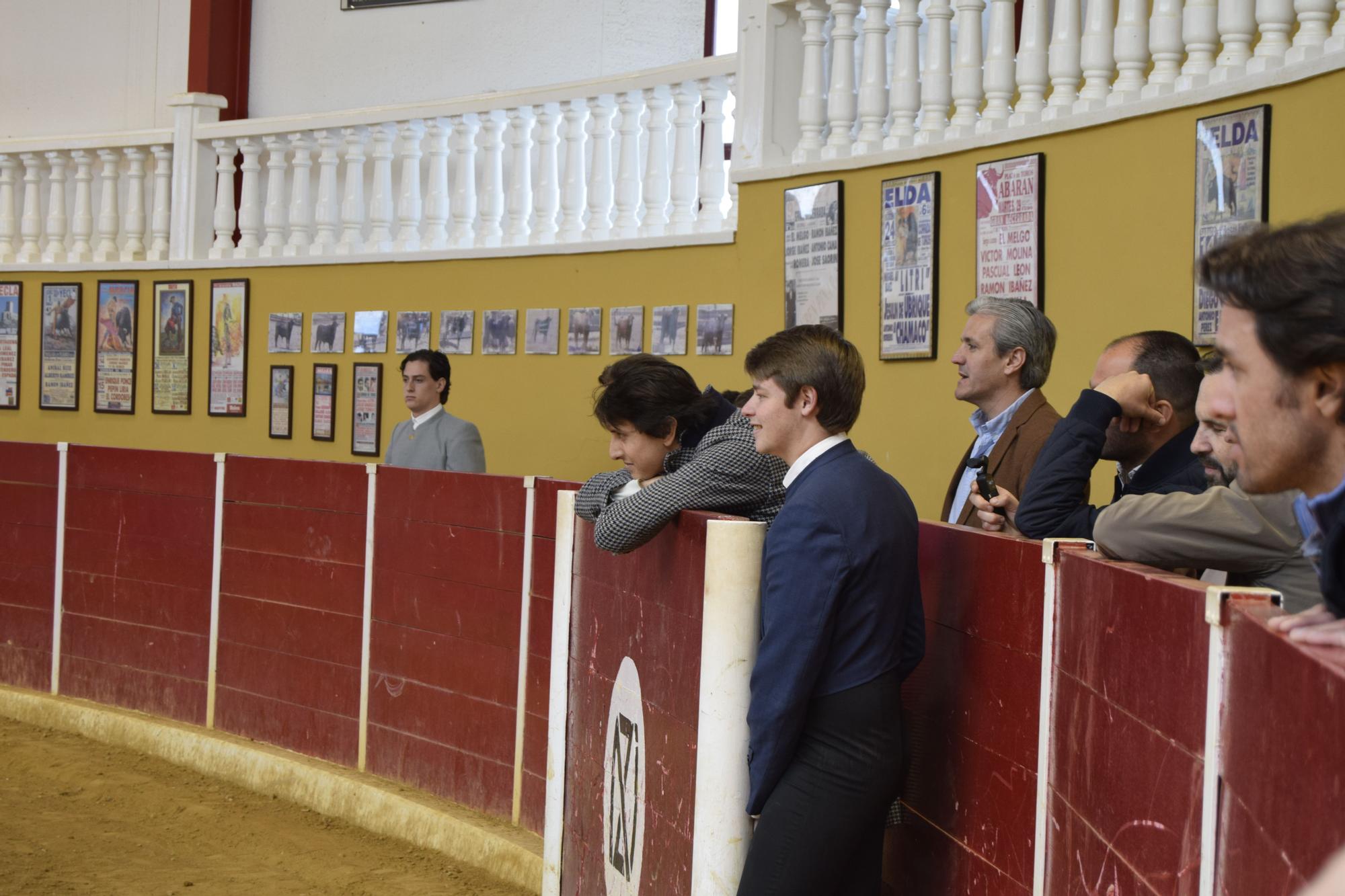 La convivencia entre Roca Rey y la Escuela Taurina de València, en imágenes