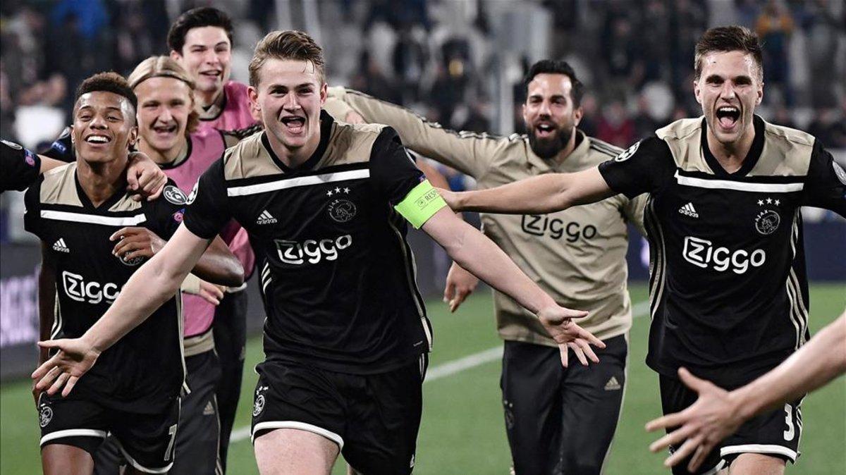 De Ligt celebra el gol contra la Juve