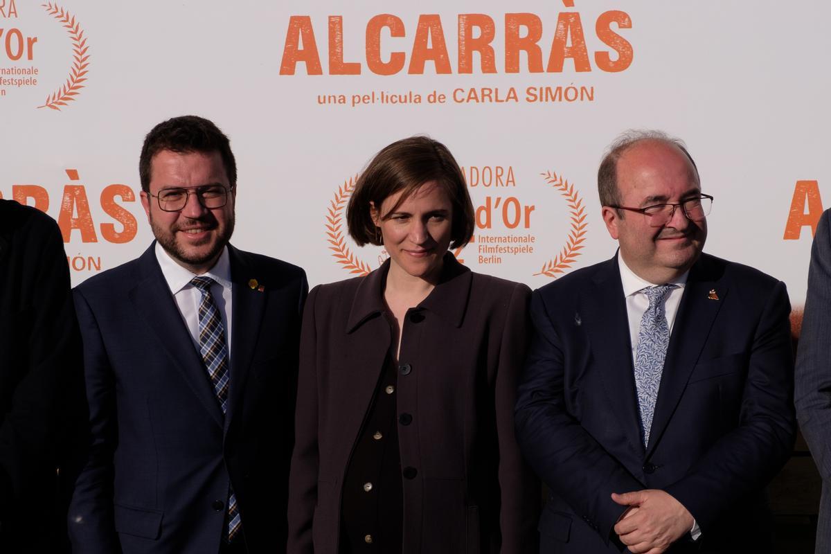 Carla Simón, entre Pere Aragonès y Miquel Iceta.