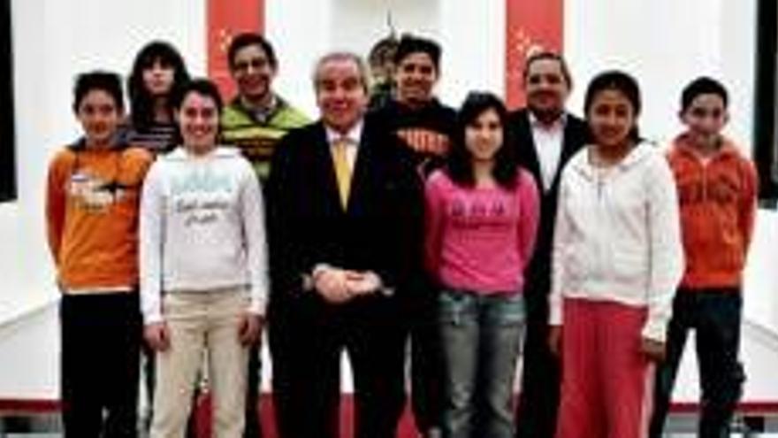 Alumnos del García Téllez se entrevistan con Saponi y Heras