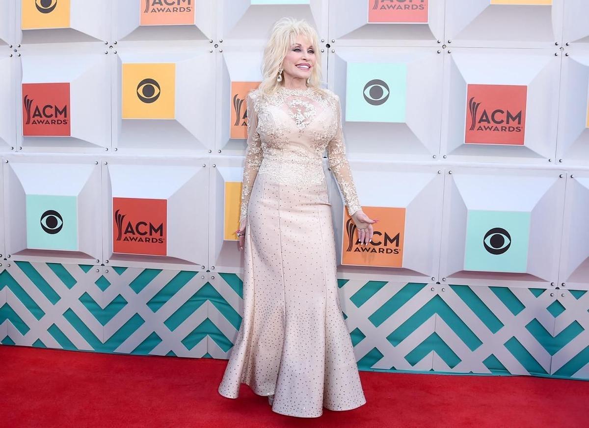 Premios anuales de la academia del Country 2016, Dolly Parton.