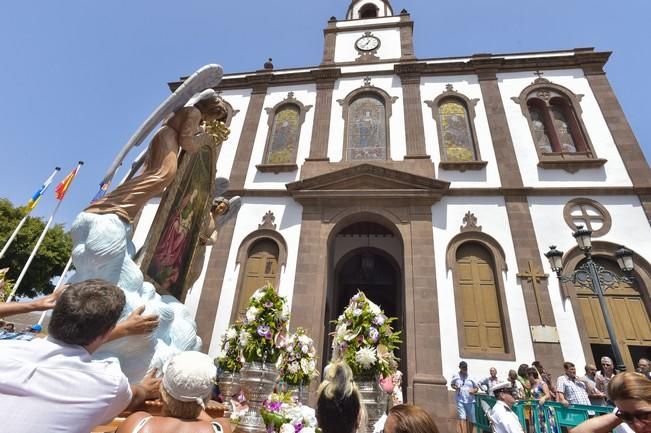 Procesión de las Nieves desde el puerto hasta ...