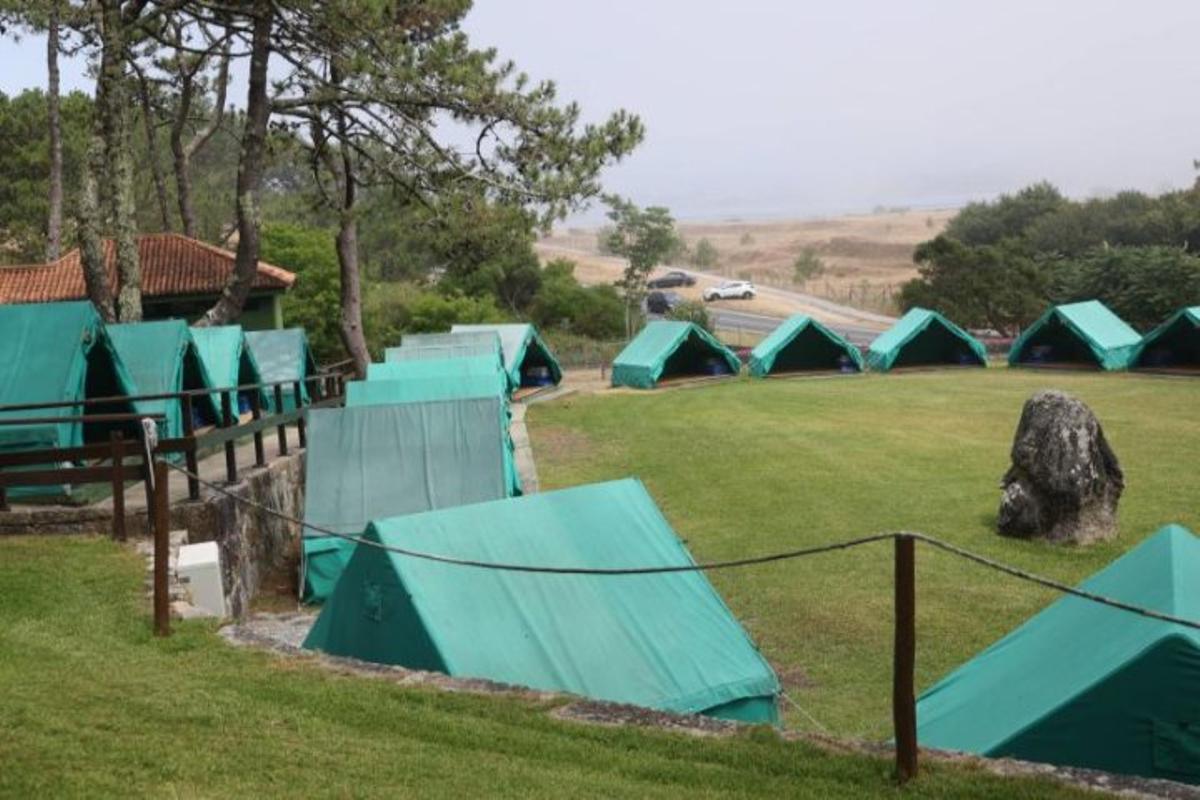 Los primeros 140 niños del campamento de A Lanzada 2026 ya duermen en O Grove.