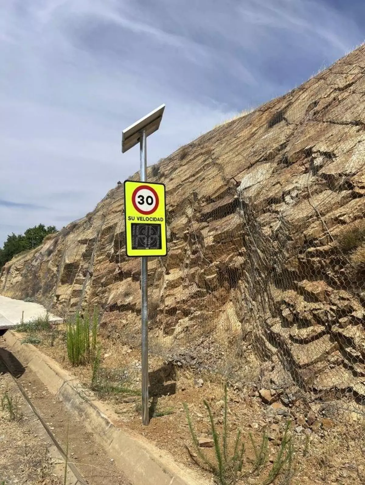 Un total de 157 municipios y 15 entidades menores de Badajoz contarán con radares pedagógicos que no denunciarán