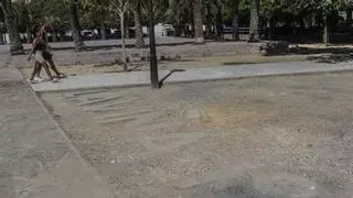 Vecinos de La Florida denuncian el estado de abandono de la plaza de La Viña desde Hogueras