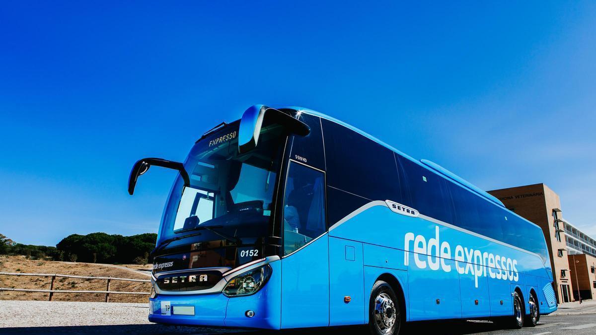 Autobús de la compañía lusa Rede Expressos.
