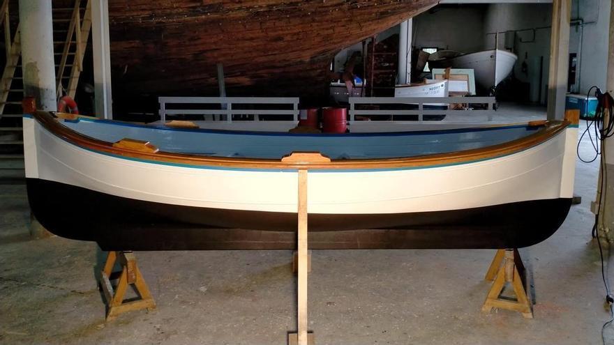 El Consell pide colaboración ciudadana para bautizar una nueva barca construida por los maestros de ribera
