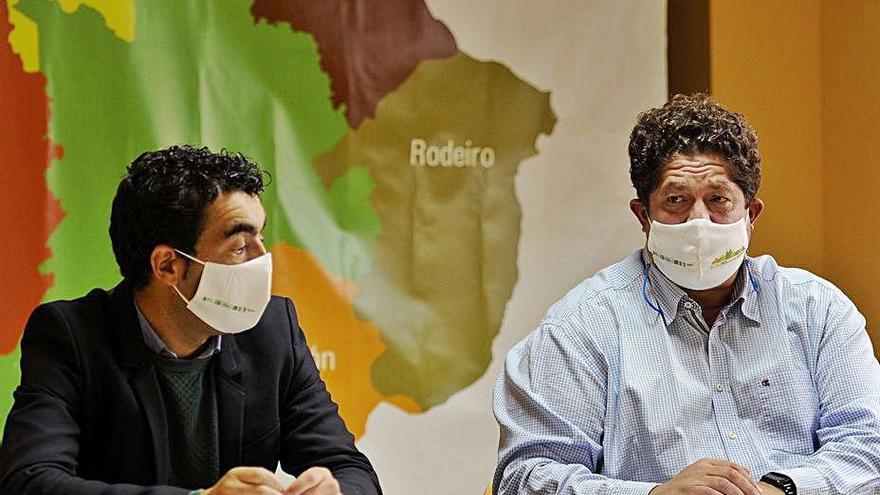 Luis López y Ramiro Ruibal en la antigua UNED.