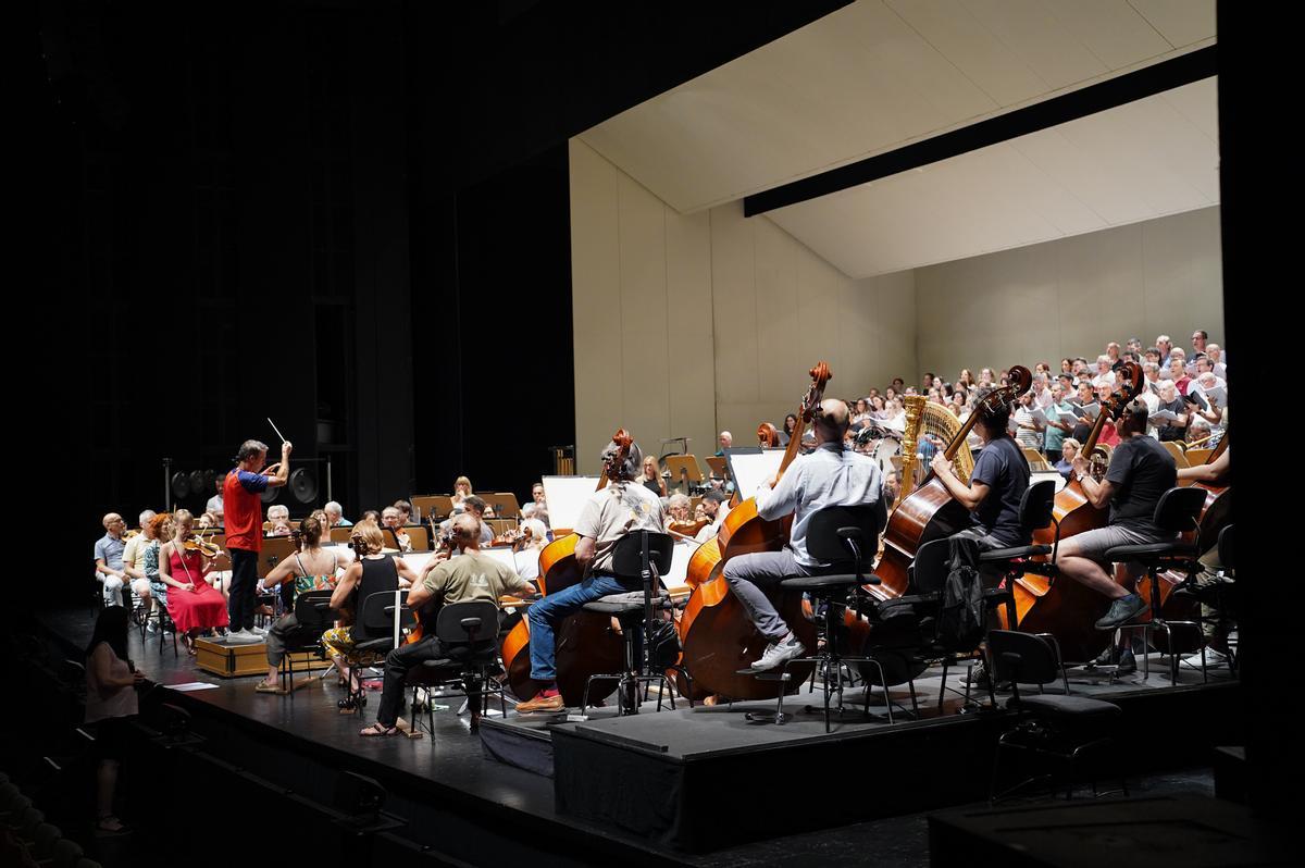El ensayo del concierto participativo de la ROSS en imágenes