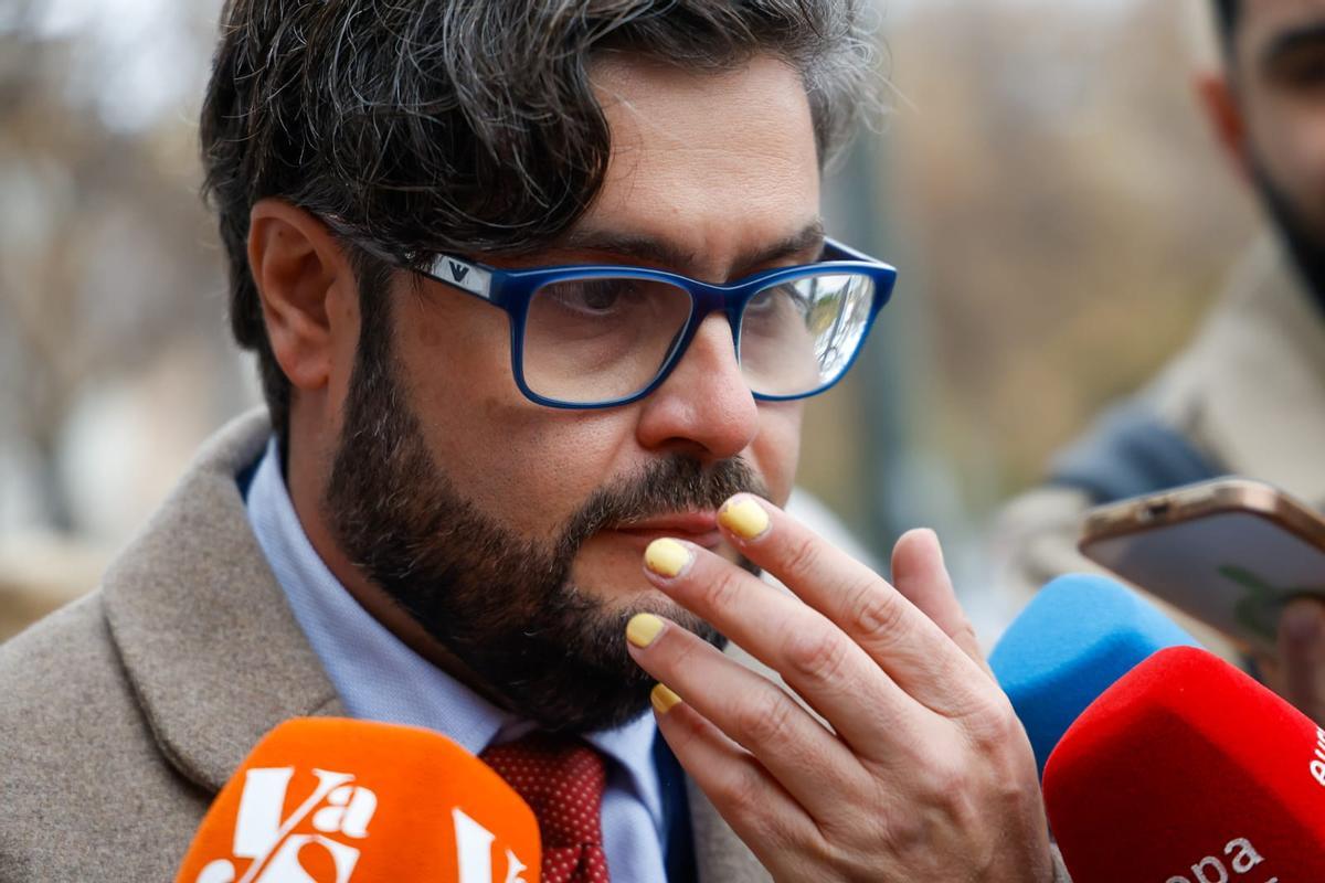 Despedida en València de las víctimas del naufragio de Indonesia: cientos de personas acuden al funeral