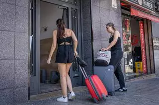 Dos sentencias reprochan a Sitges y Vilassar de Mar haberse extralimitado en sus regulaciones de pisos turísticos
