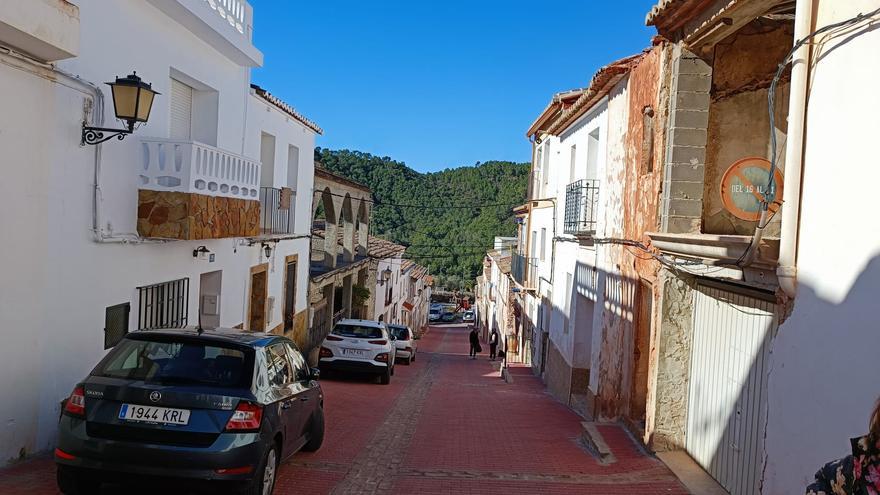 La diputación rehabilita una nueva calle en Marines Viejo