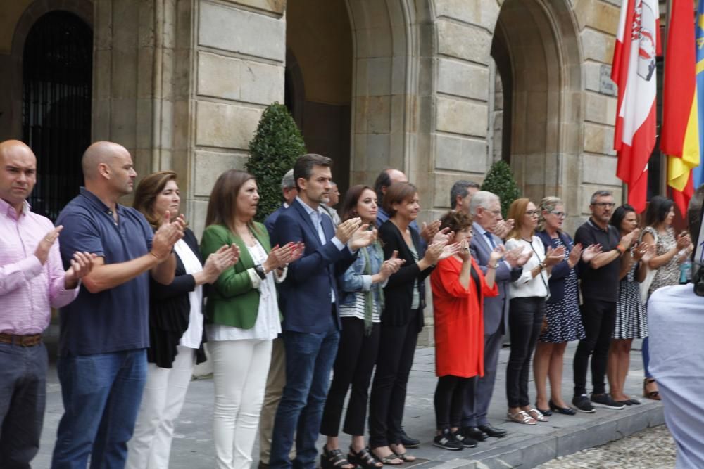 Minuto de silencio en Gijón