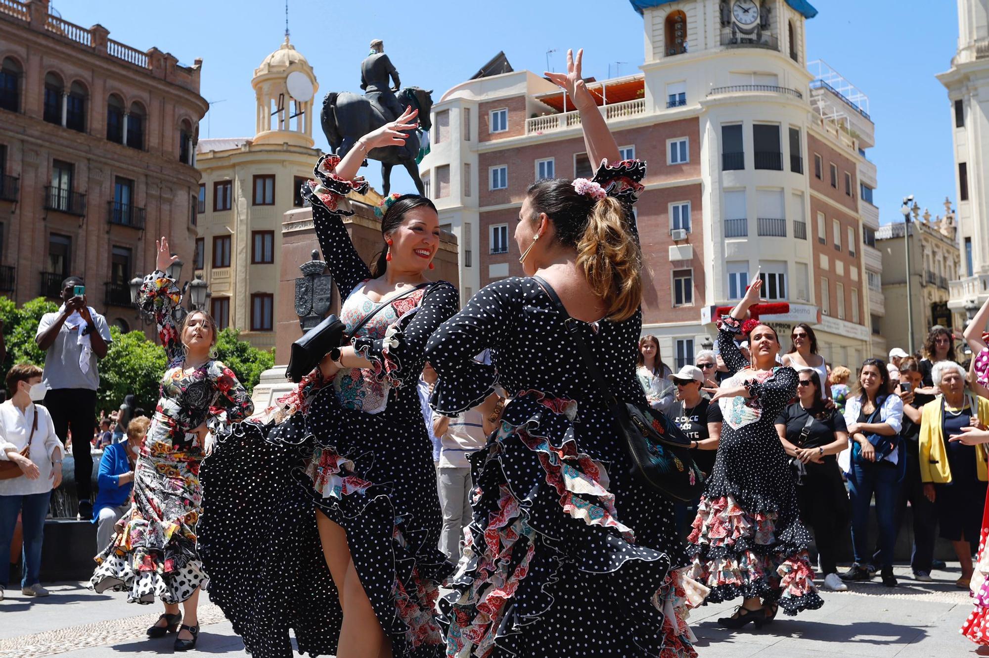 Pasacalles de las academias de baile en Córdoba