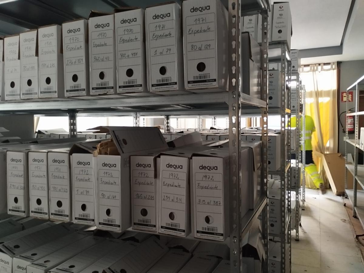 El traslado del Archivo Municipal de Grado, en imágenes.