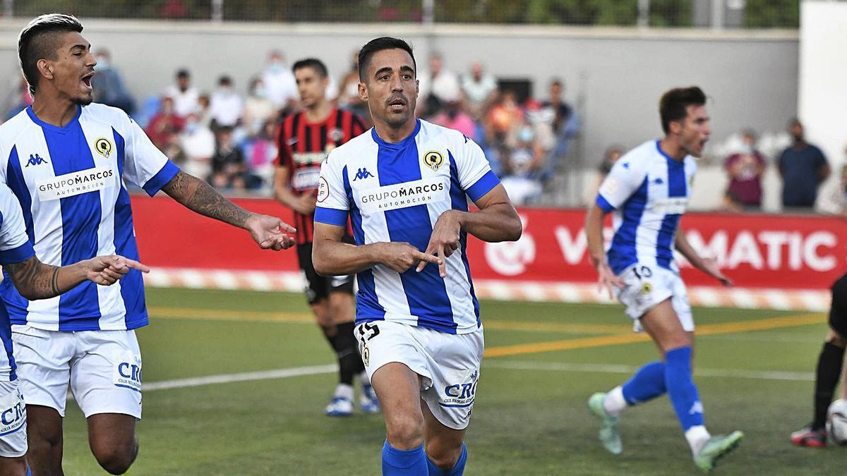 Pedro Sánchez dedica su gol de penalti. 