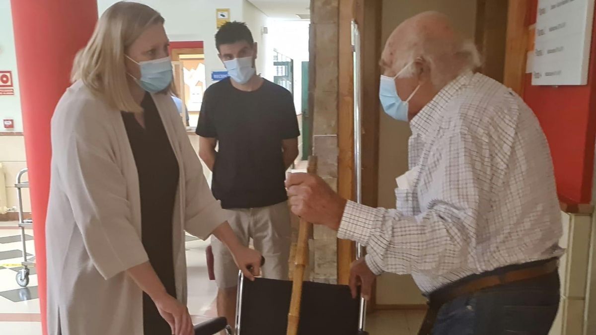 Visita de la consejera de Familia, Isabel Blanco, a la residencia Juvenil Doña Urraca de Zamora