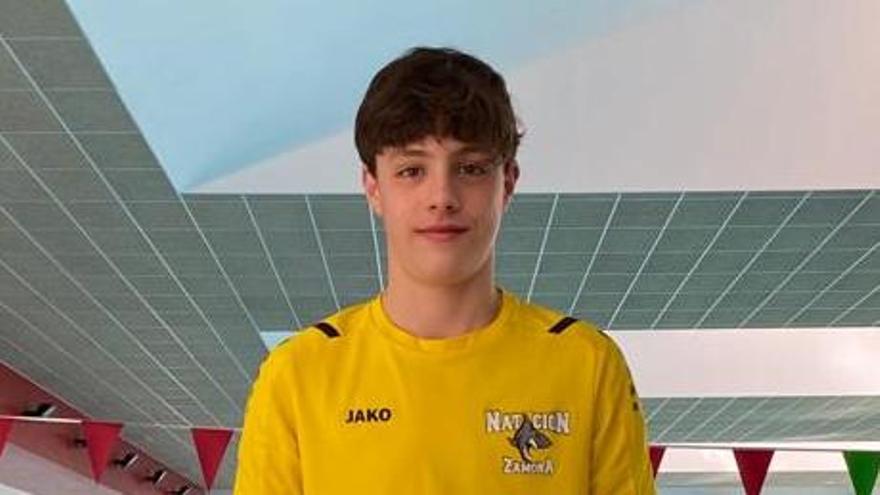 Alejandro López, del CD Natación Zamora, acude con la selección regional a Oviedo