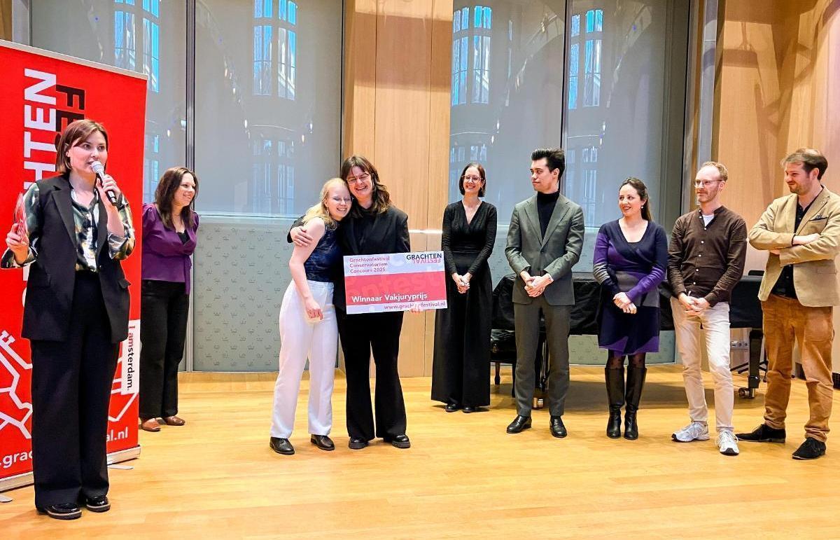 La intérprete de Almassora recoge el premio en Holanda.