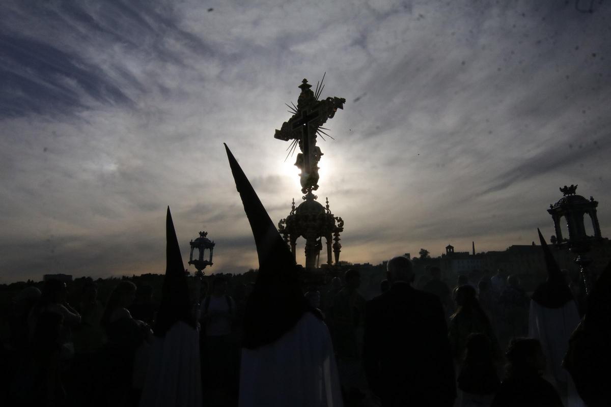 La Hermandad de la Vera Cruz en la tarde del Lunes Santo La Hermandad de la Vera Cruz en la tarde del Lunes Santo