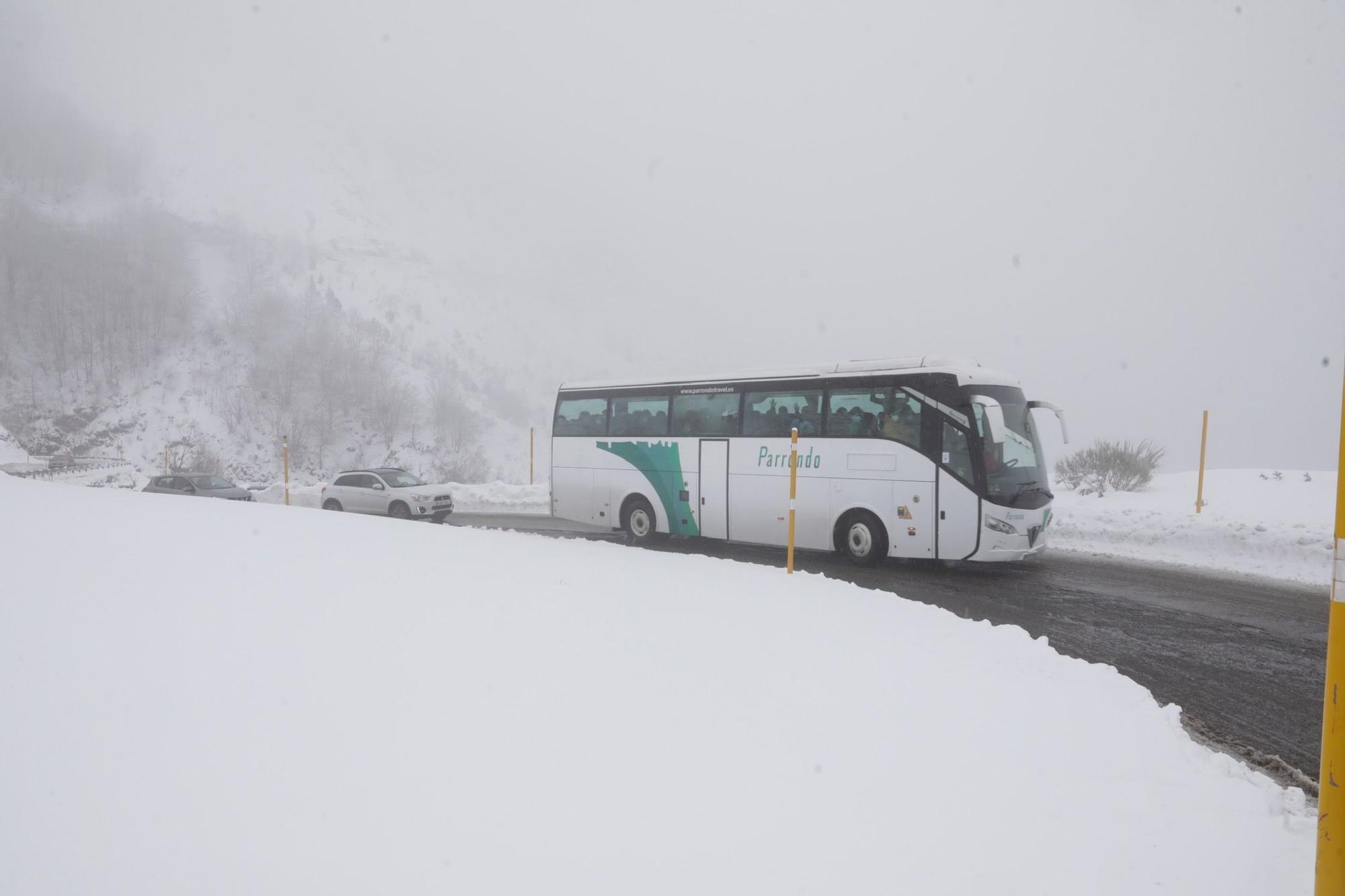 En imágenes: Jornada invernal en Asturias