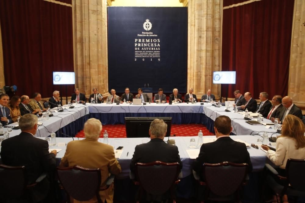 Reunión del jurado del Premio Princesa de Asturias de la Concordia 2016