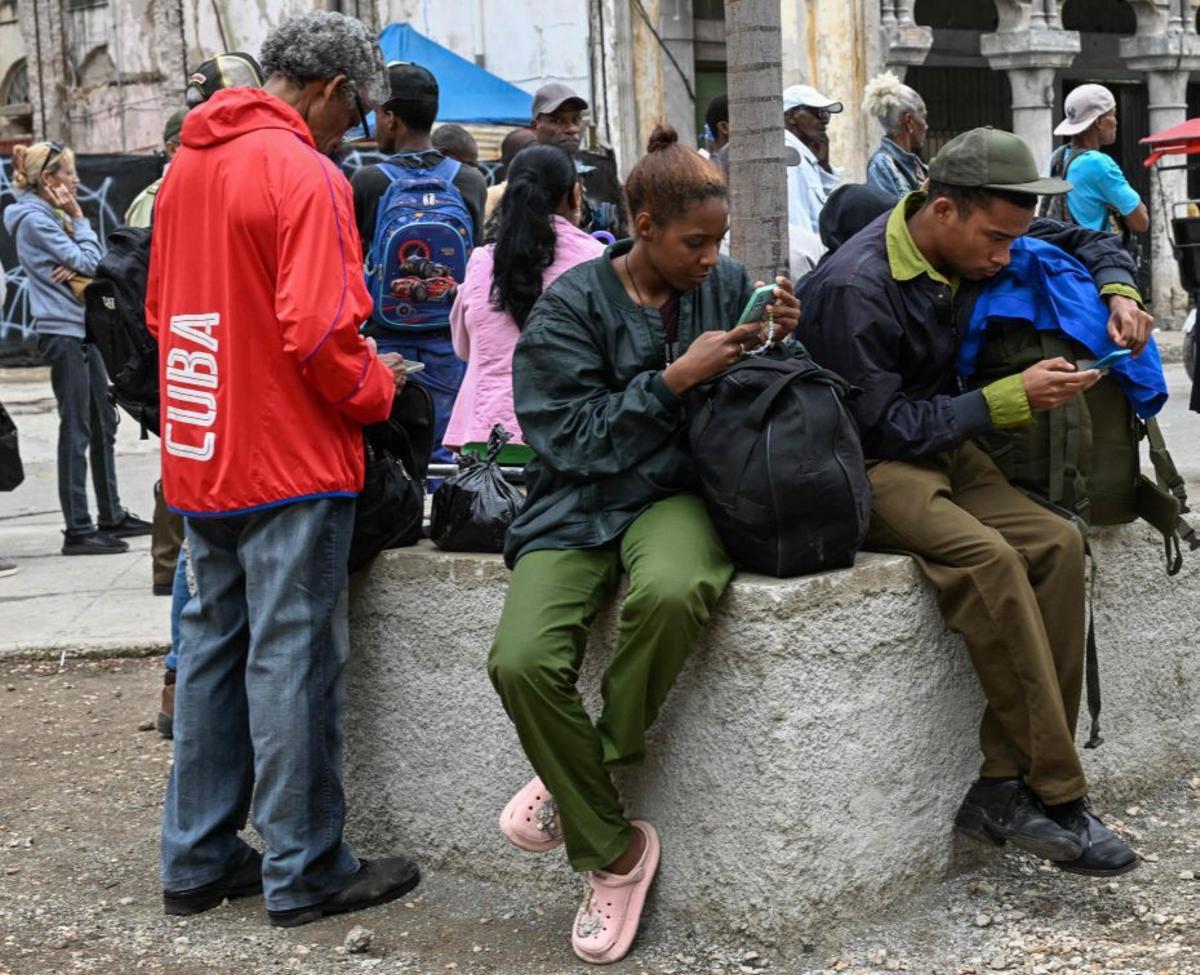 Cuba espera un barco amb ajuda i dos vaixells amb petroli i gas rus