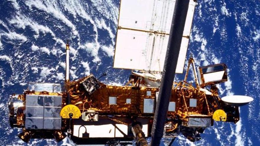El Satélite de Investigación de la Alta Atmósfera (UARS) en una instantánea tomada por la NASA.