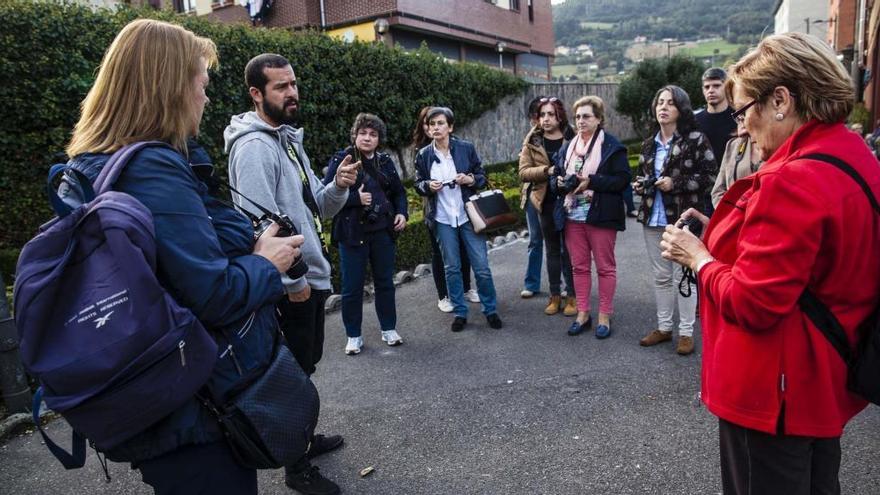 Asistentes al curso de fotografía de la universidad popular del pasado año