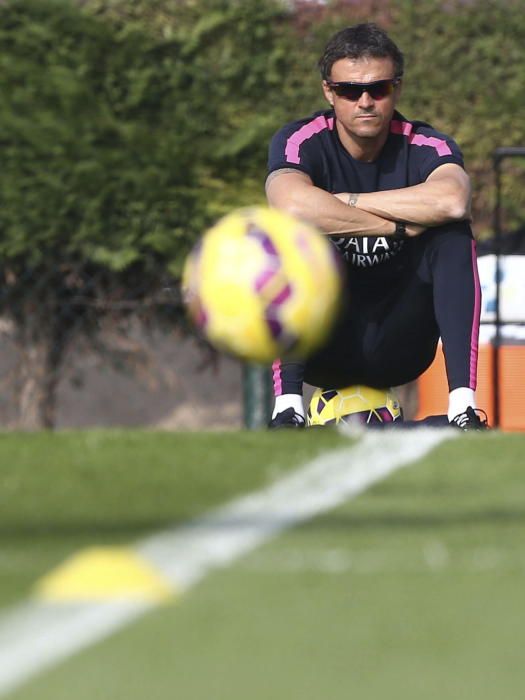 El entrenador del FC Barcelona, Luis Enrique, durante un entrenamiento en octubre de 2014.