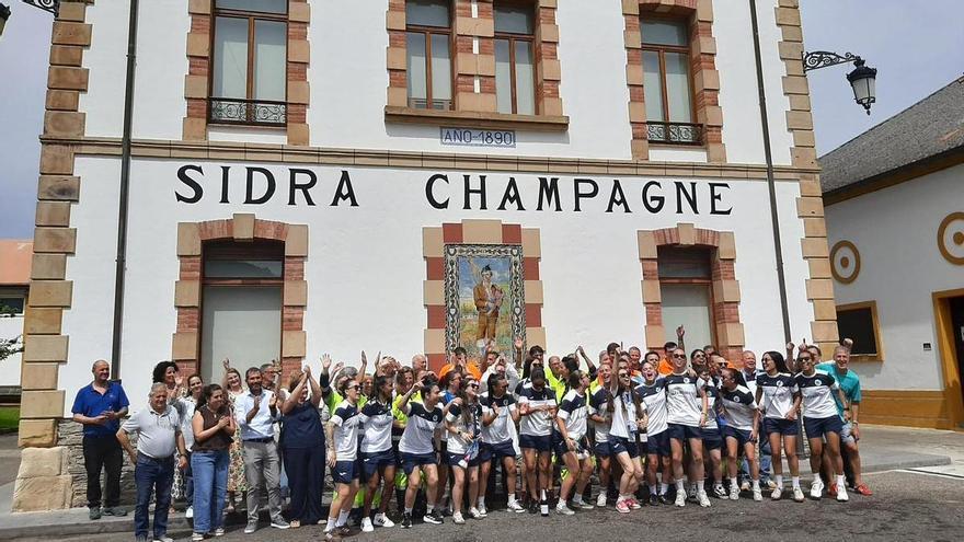 Así celebró el Gaitero Rodiles su ascenso a la élite del fútbol sala femenino