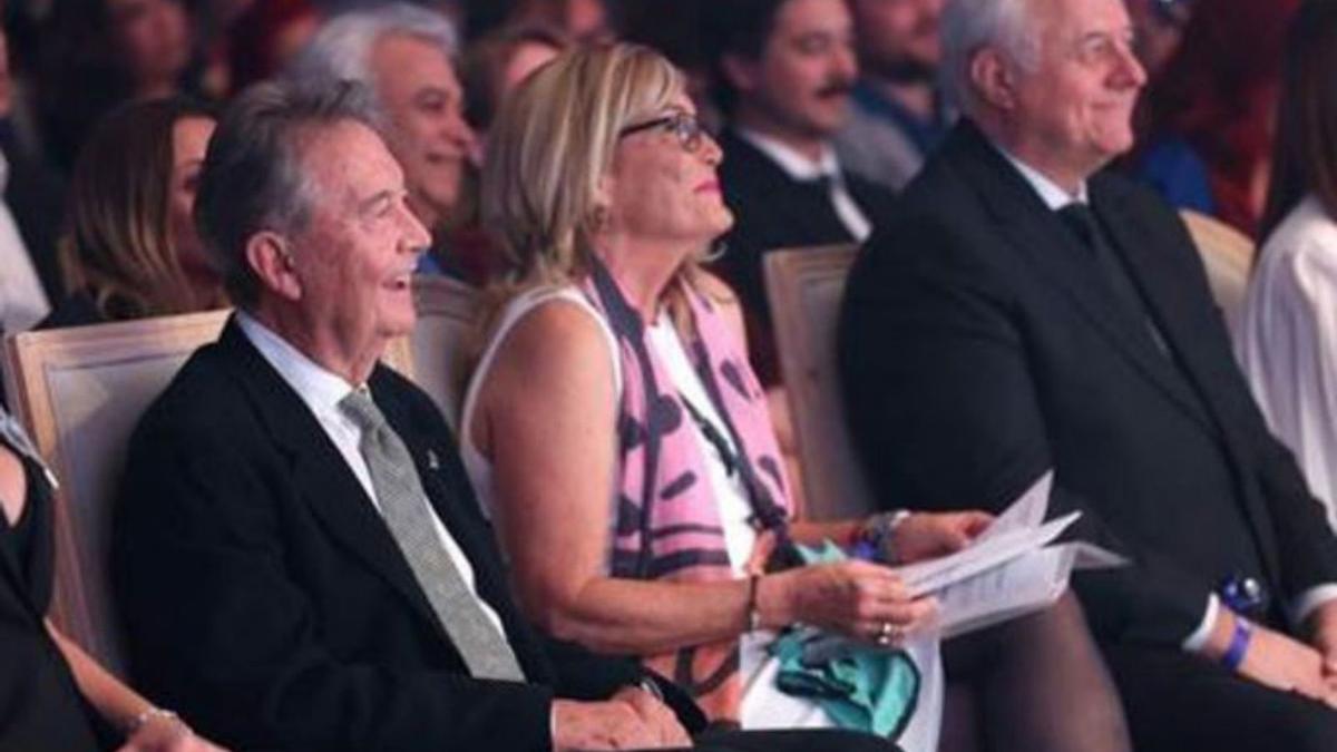 Manolo Díaz  con su mujer, Rose McVeigh