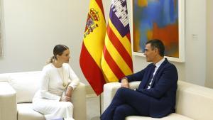 El encuentro entre Pedro Sánchez y Marga Prohens, en imágenes