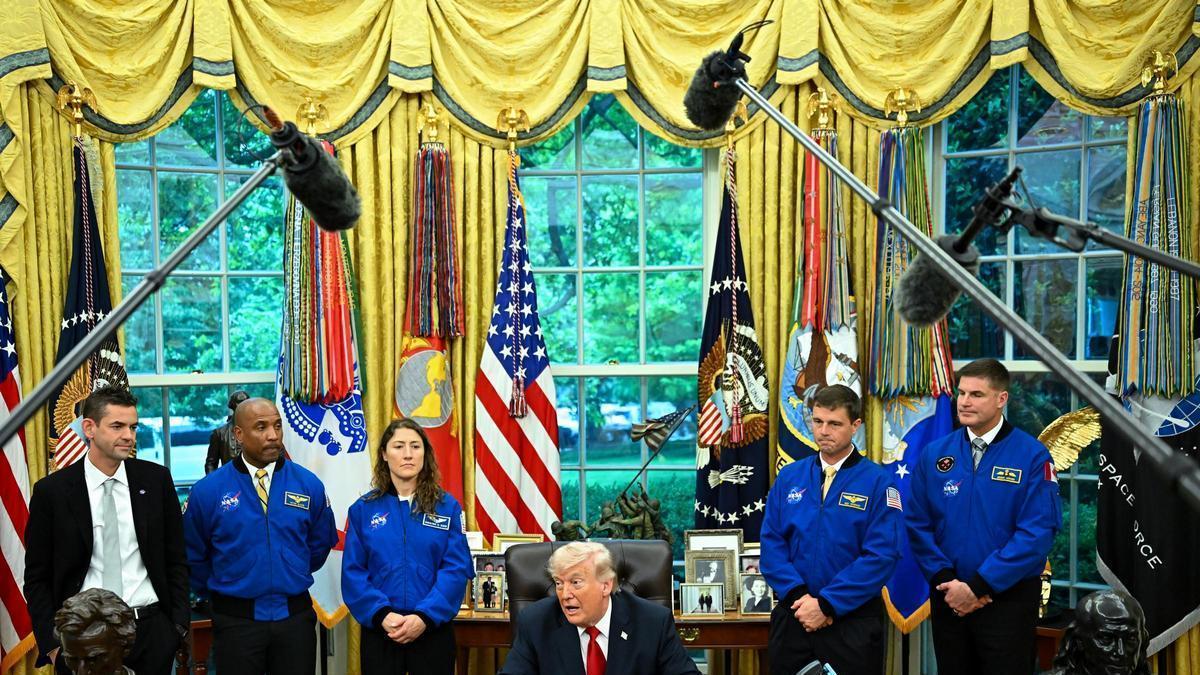 Trump recibe en la Casa Blanca a los astronautas de la misión Artemis II