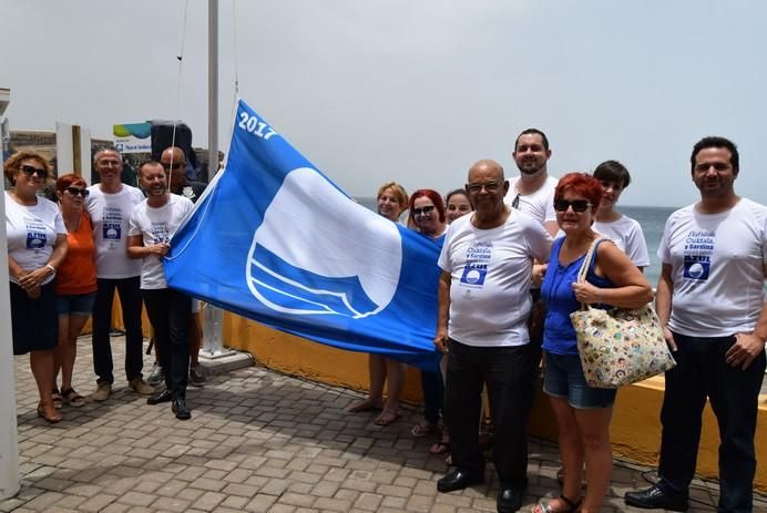 La Bandera Azul ya ondea en Sardina