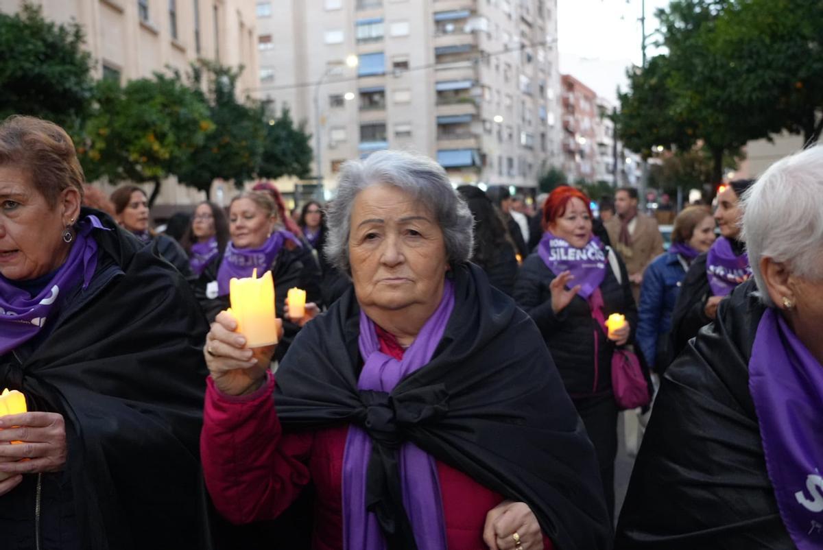 Fotogalería | El 25N moviliza a Badajoz en una multitudinaria protesta contra la violencia de género
