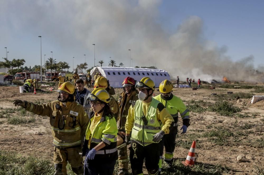 Más de 500 efectivos participan en un simulacro de accidente aéreo