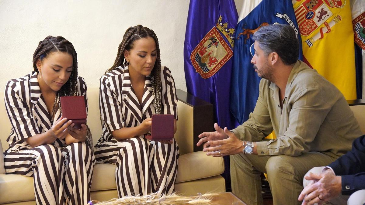 Luis Yeray junto a Gara y Loida Hernández