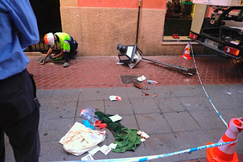 Un niño herido al caerle una farola en la calle Sant Miquel