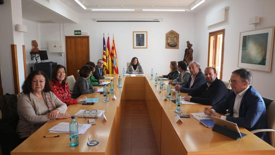 El Consell de Govern se celebró en la sala de actos de la institución insular, en Sant Francesc.