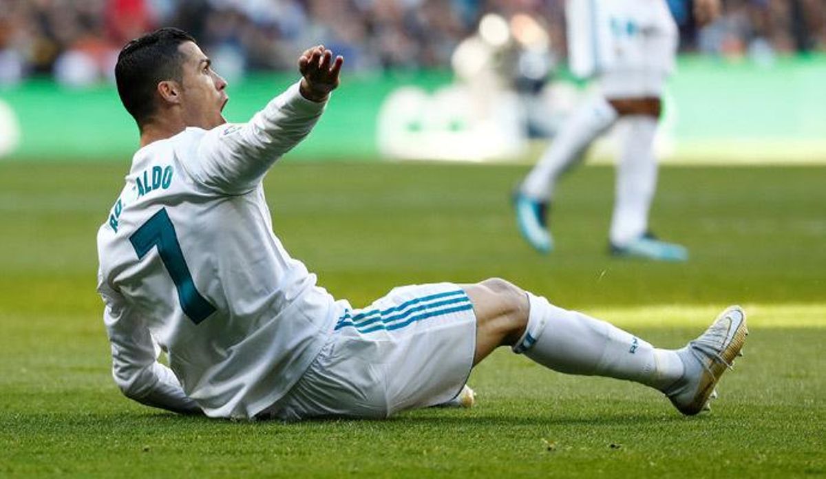 El Barcelona golea al Real Madrid en el Santiago Bernabéu y encarrila la Liga