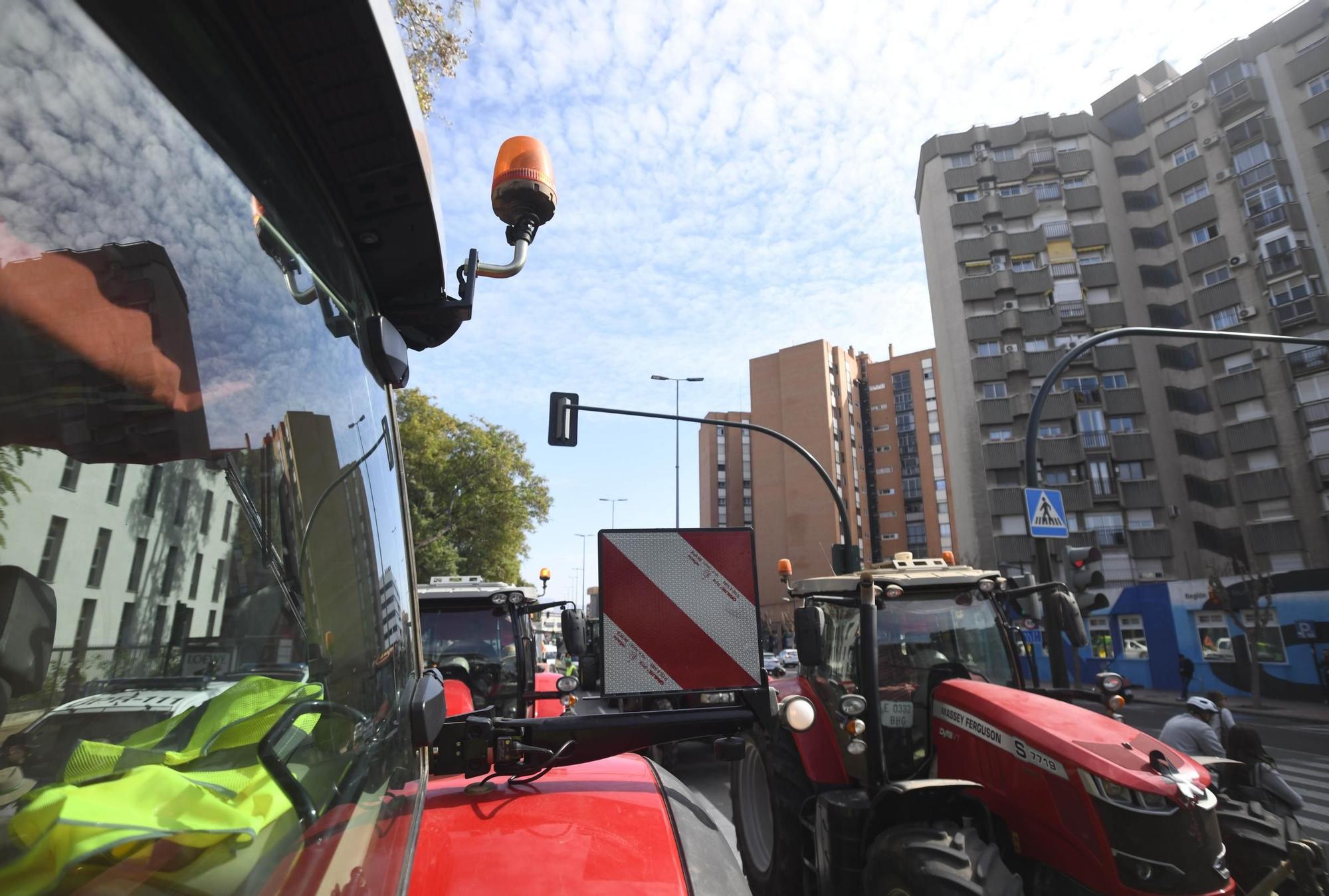 FOTOS: Las protestas de los agricultores murcianos el 21F, en imágenes