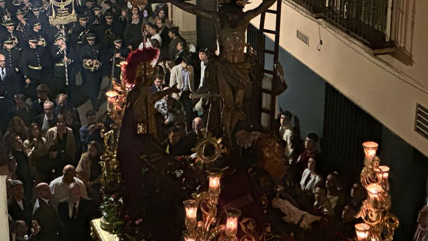 Vídeo | El Cristo del Buen Fin por la calle San Vicente de vuelta a su templo