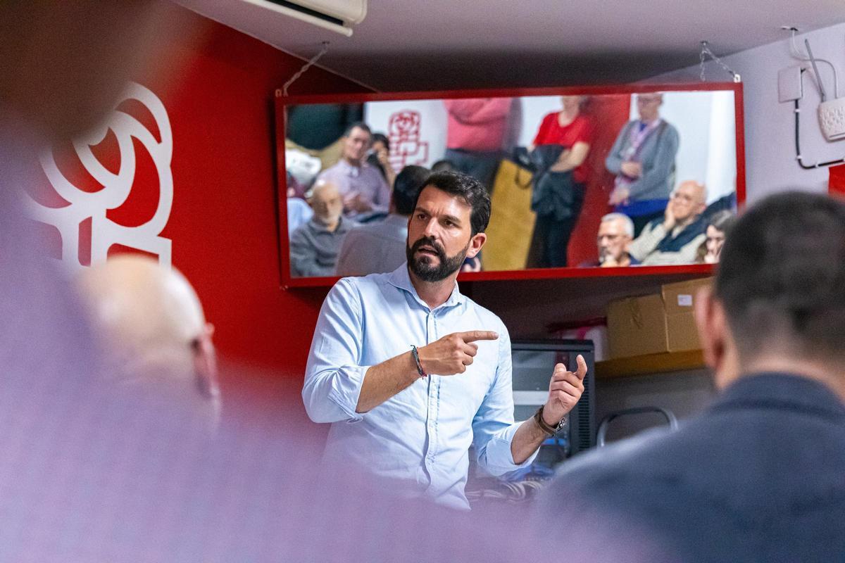 El candidato a la Secretaría General del PSOE extremeño Álvaro Sánchez Cotrina