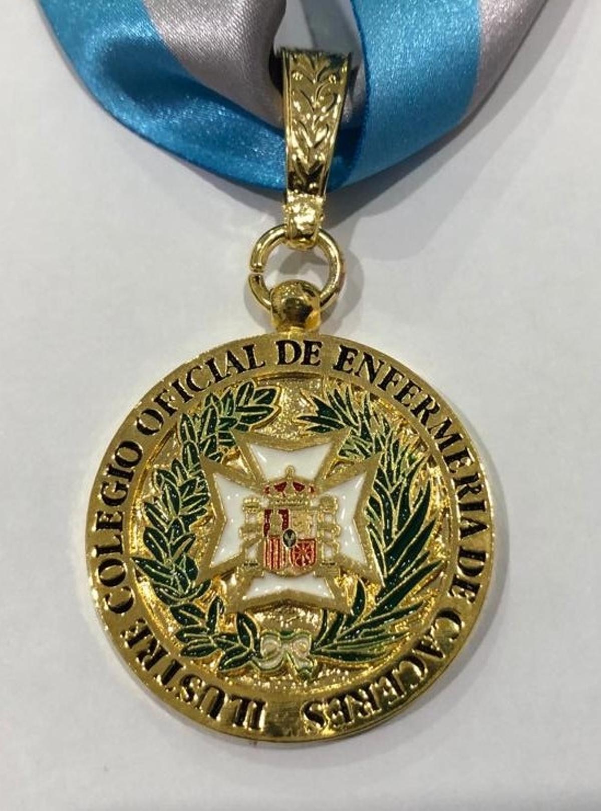 Gran Medalla al Mérito Colegial.