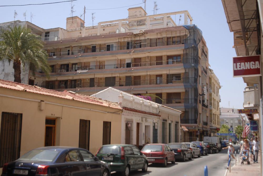 El Ayuntamiento de Torrevieja ha anunciado la adjudicación del derribo del edificio La Ballena más de diez años después de que se ordenara su desalojo por peligro de ruina