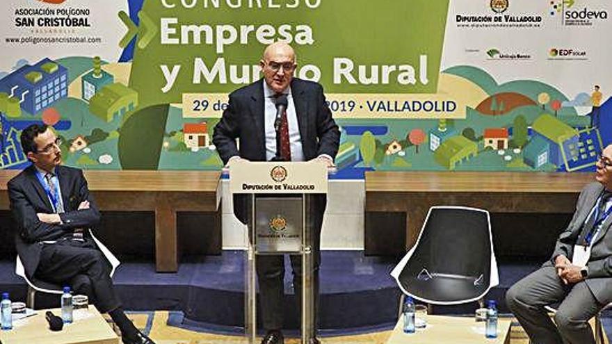 Jesús Julio Carnero inaugura el congreso &quot;Empresa y Mundo Rural&quot;.