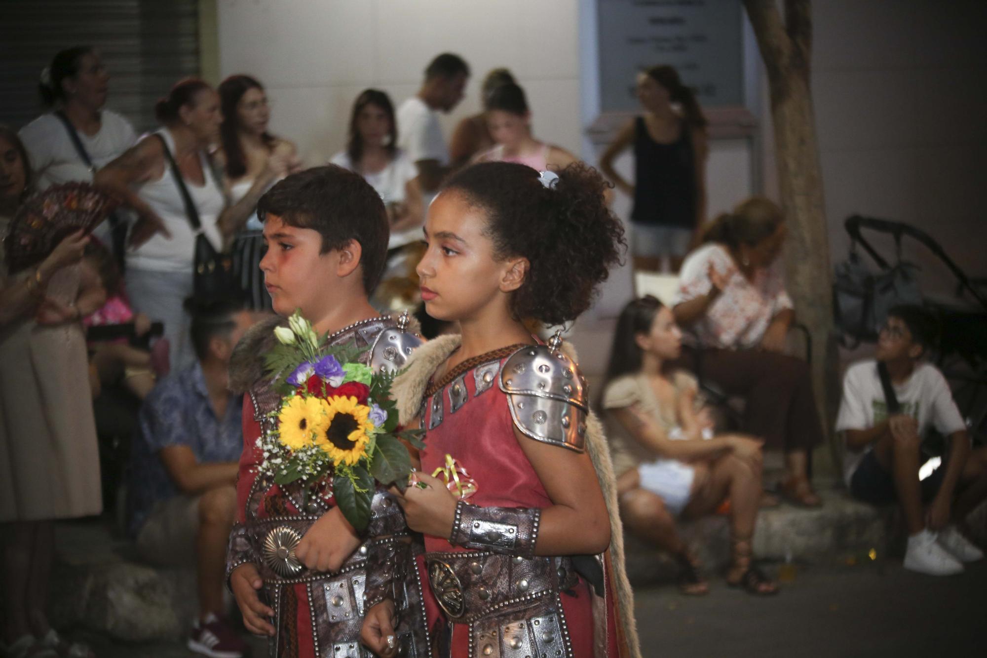 Altozano rinde homenaje a la Virgen de la Asunción tras los desfiles de Moros y Cristianos