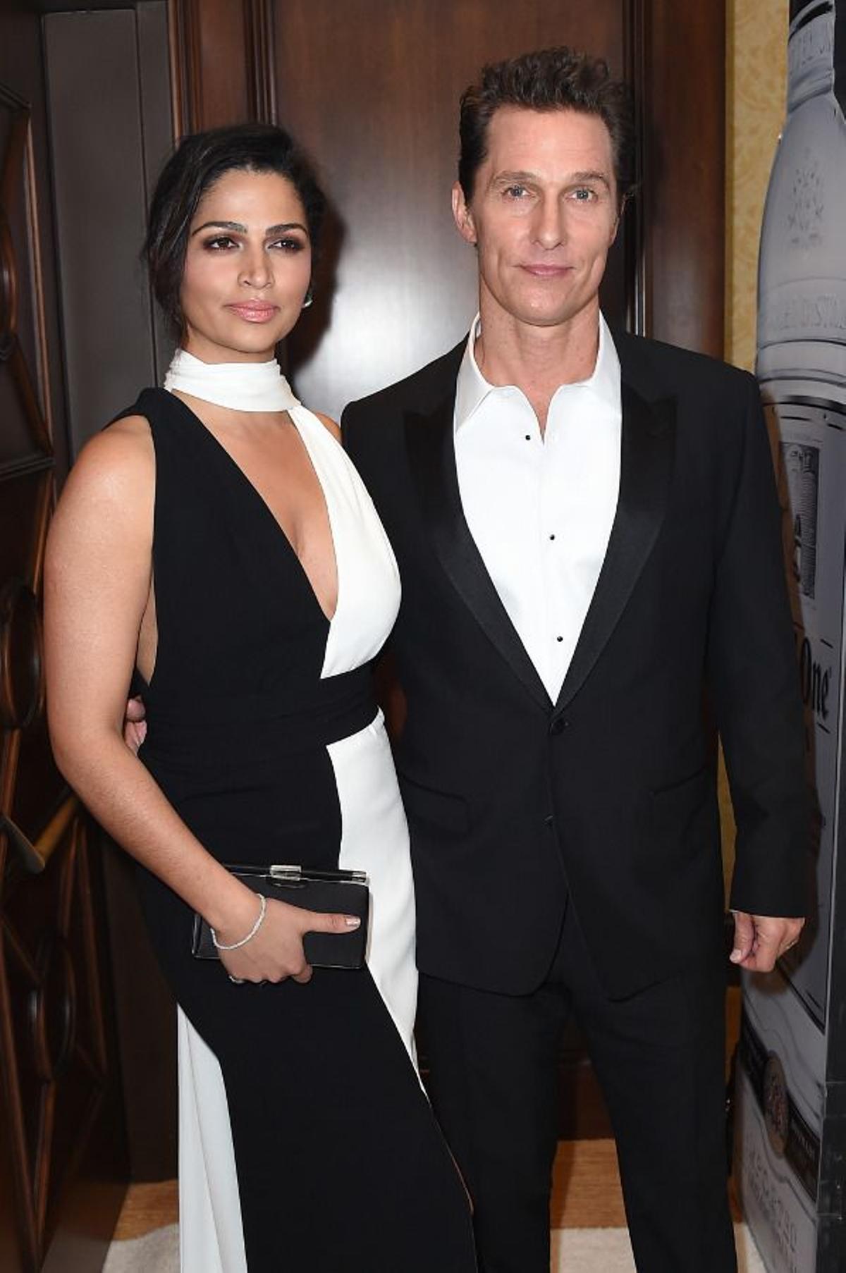 Matthew McConaughey y su mujer, Camila Alves, en un acto solidario